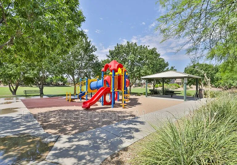 11547 E Sylvan Ave — Photo 26