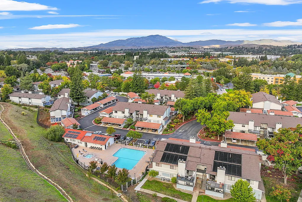 Foothill - Twin Creeks Condos — Photo 1