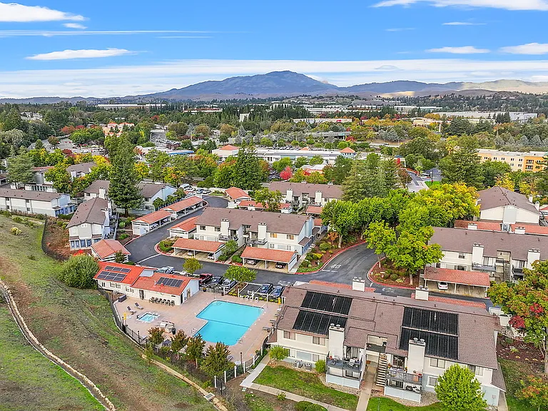 Foothill - Twin Creeks Condos — Photo 1