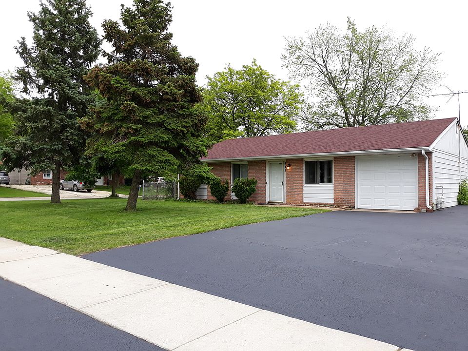 1st image of 349 Deerfield Dr