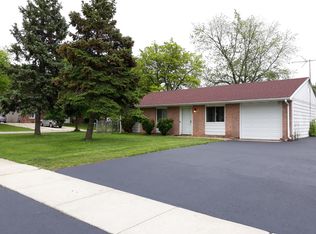 349 Deerfield Dr, Bolingbrook, IL