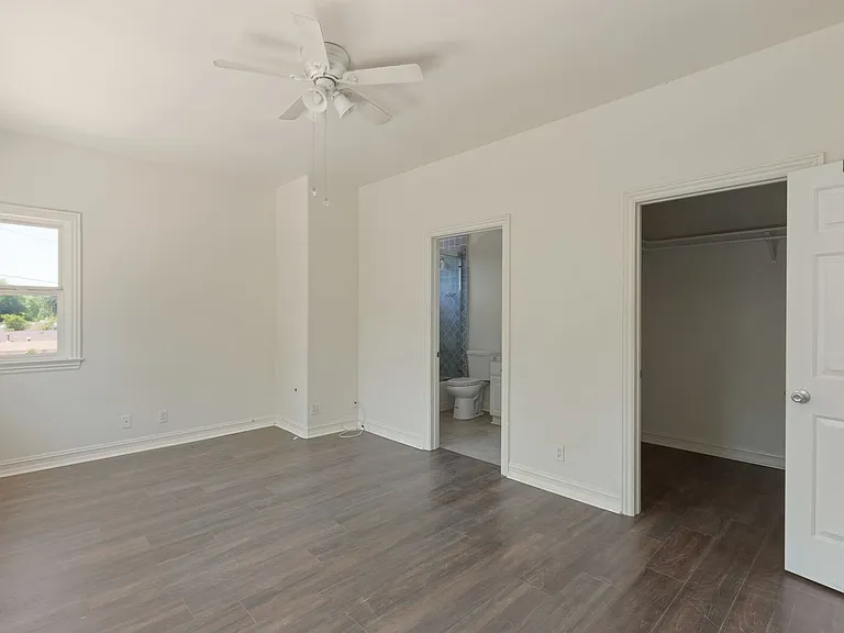 22100 Tiara St — Photo 49