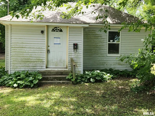 1010 Cutler St, Benton, IL 62812