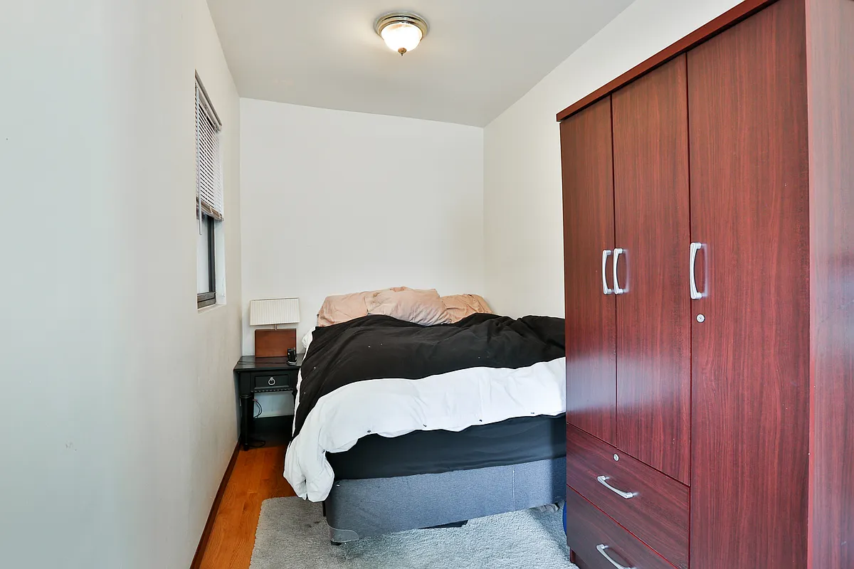 Building Photo - 1542 W Thomas St #2F