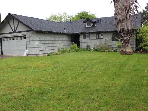 2nd image of 5781 Oakwood Dr