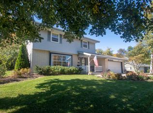 N82W14045 Menomonee Ave, Menomonee Falls, WI 53051