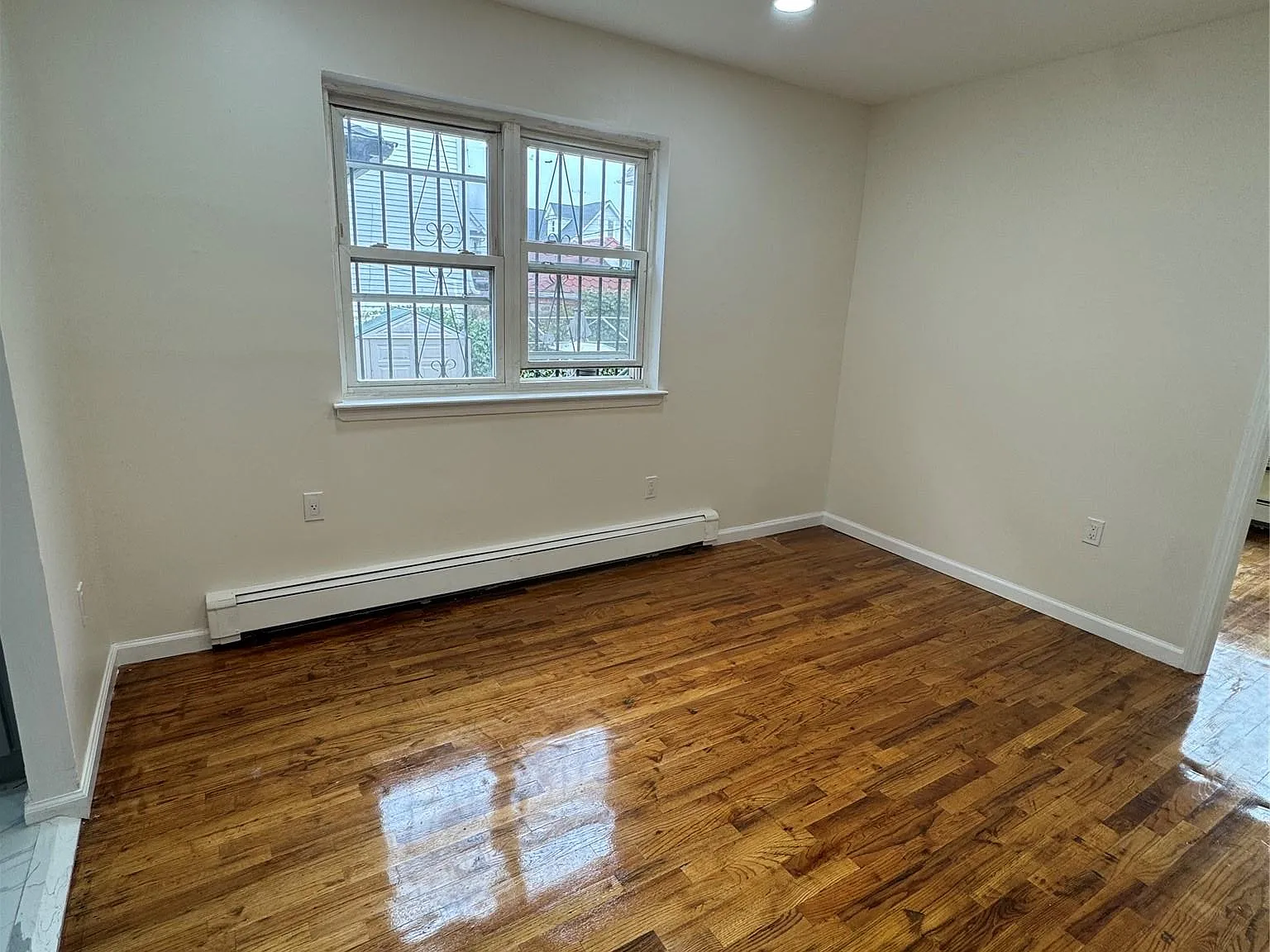 2 bed, 1.0 bath, 700 sqft, $2,900 — Photo 4