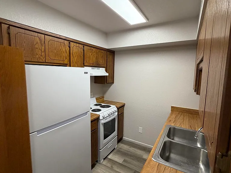 1138 S Pagent Ave — Photo 4