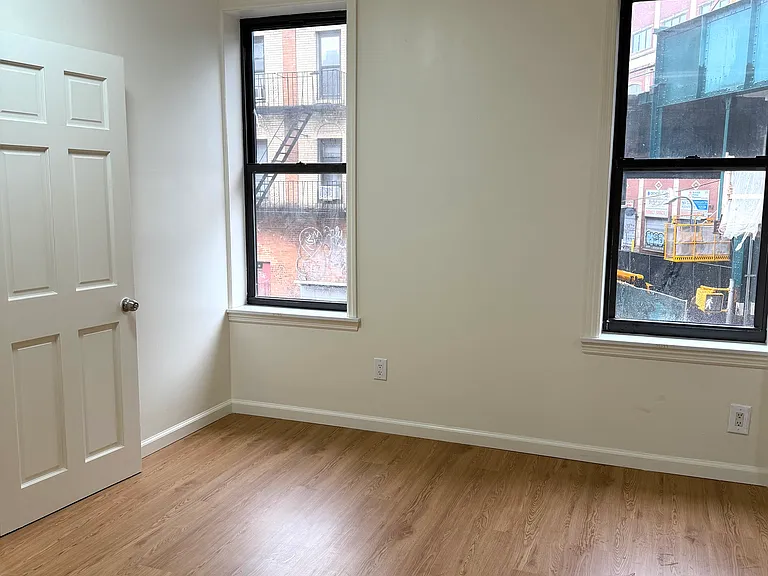 52-21 Roosevelt Ave #2R — Photo 3