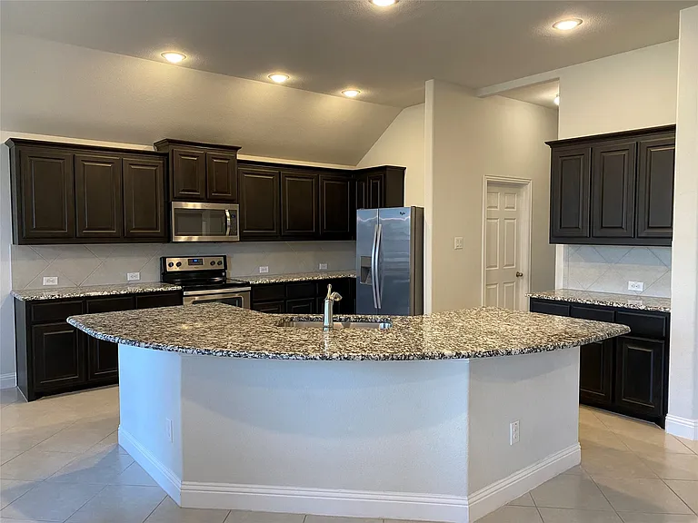 282 Hilltop Dr — Photo 10