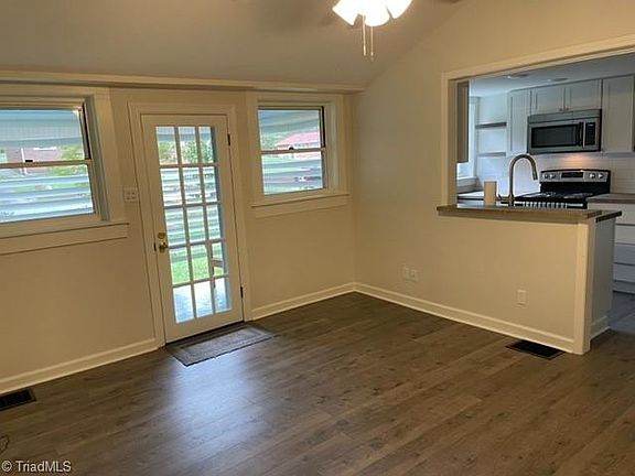 4th image of 2303 Kaywood Ln
