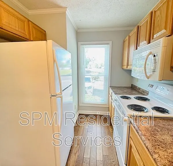 1811 Savannah Ct — Photo 7