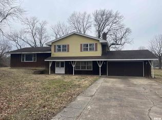 10555 E Stotlar Rd, Marion, IL 62959