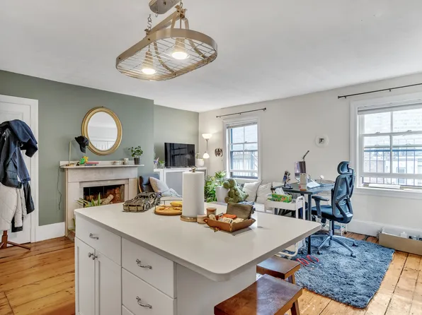 16 Hancock St APT 5R, Boston, MA 02114