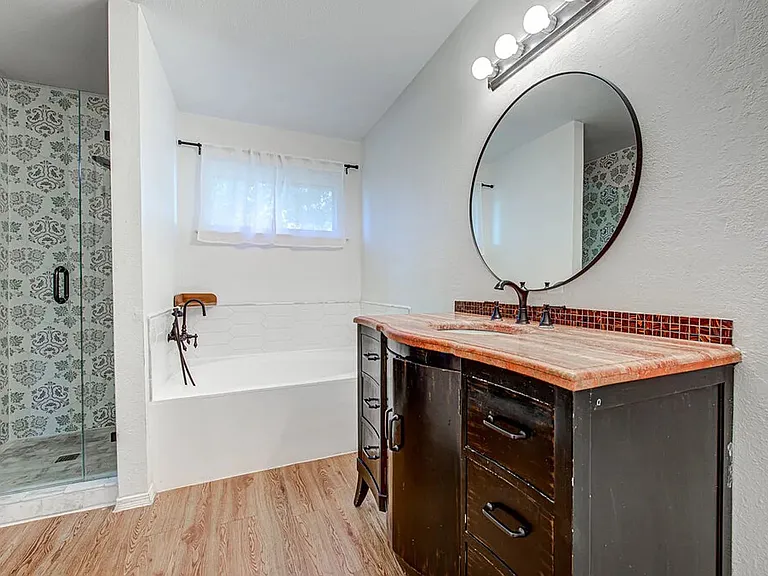 13113 Rochester Ln — Photo 17