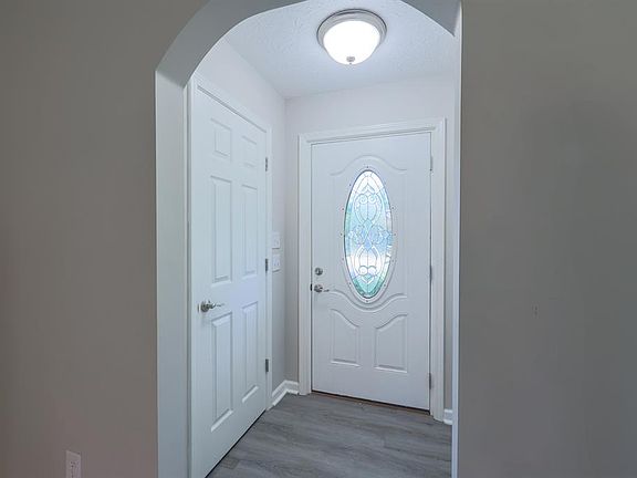 4th image of 837 Diane Dr
