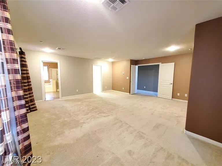 2081 Self Portrait St — Photo 28
