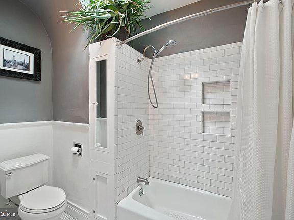 5th image of 2827 Guilford Ave