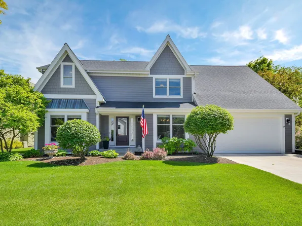 1240 Creek Ln, Batavia, IL 60510