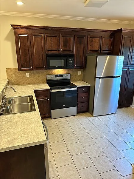 2 bed, 2.0 bath, 1000 sqft, $1,600 — Photo 2