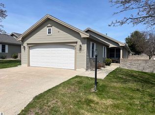 1167 Hemingway Ln, Traverse City, MI 49686