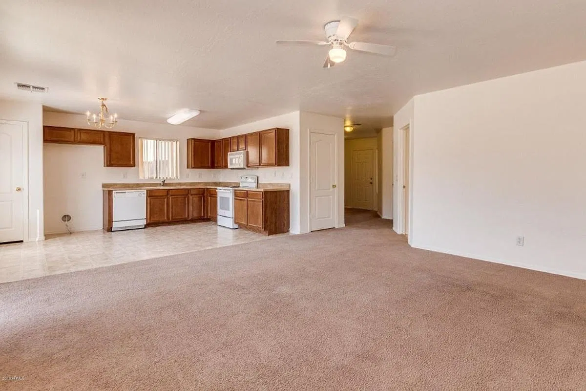 Beautiful 4 bed, 2.5 bath in Maricopa! — Photo 4