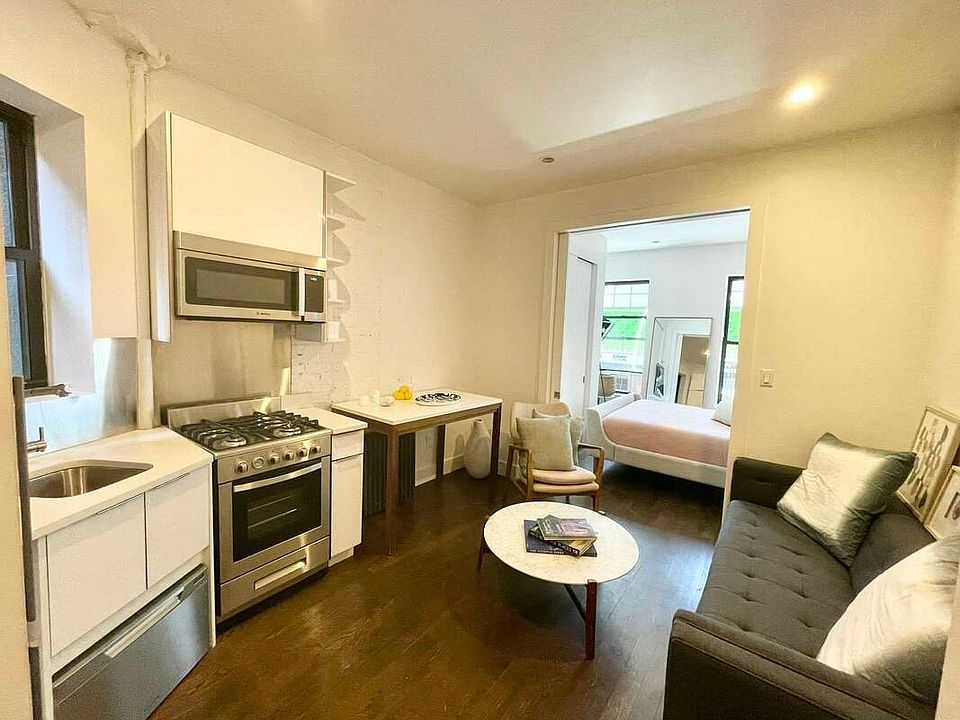 1st image of 440 10th Ave #2