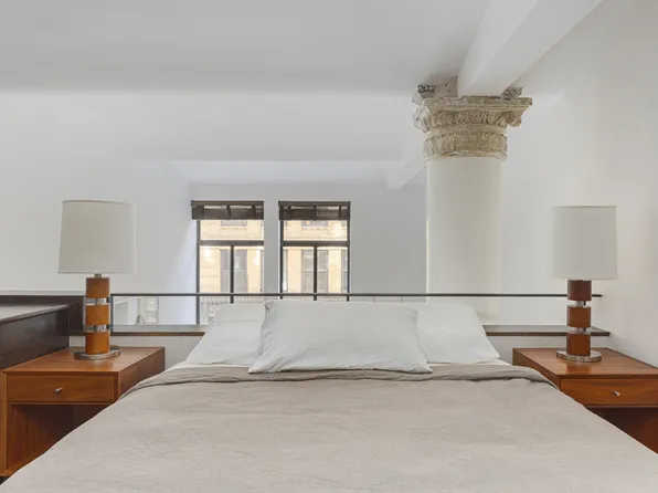 39 East 12th Street image 9 of 13