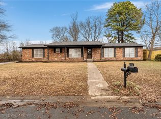 6201 Crimson Ave, Fort Smith, AR 72903