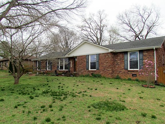 3rd image of 142 Dave Dr