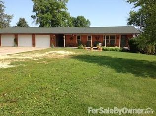 1663 455th Ave, Clinton, IA 52732