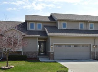 5437 Prairie Pkwy, Johnston, IA 50131