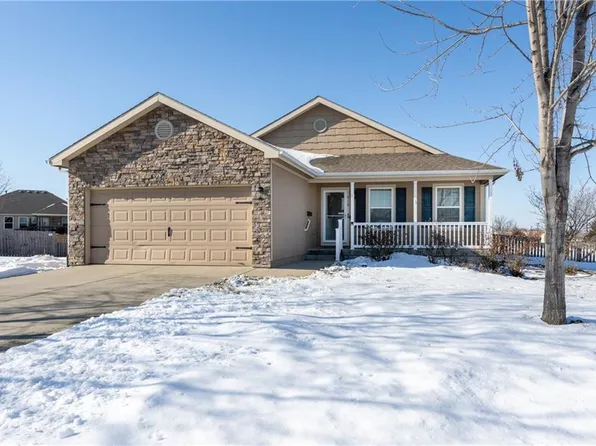 510 E Lakota St, Gardner, KS 66030