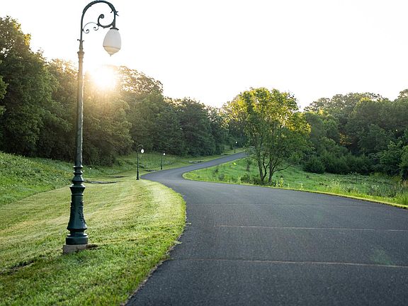 3rd image of 32592 Juniper Rd