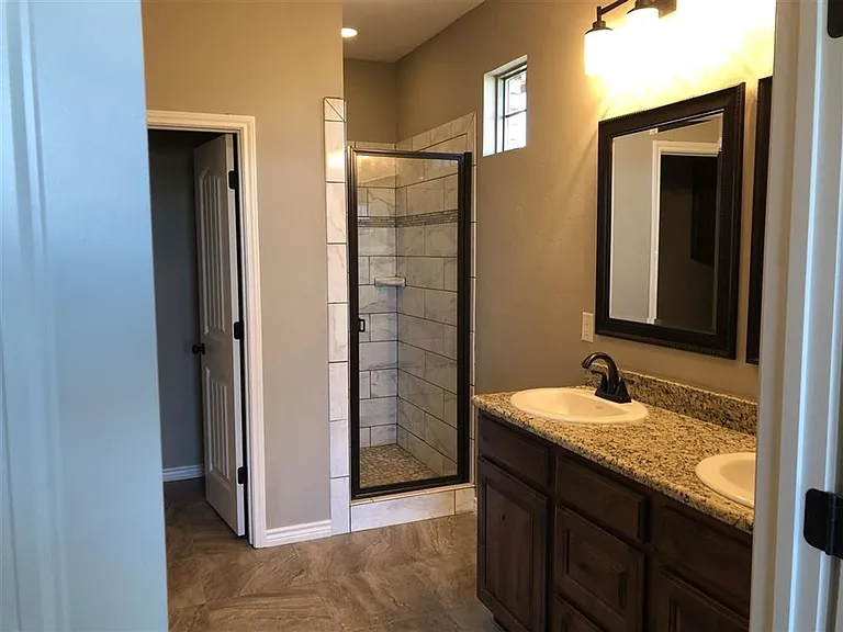 407 N Mountain Meadow Dr — Photo 4
