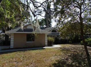 36951 Lake Yale Dr, Grand Island, FL 32735