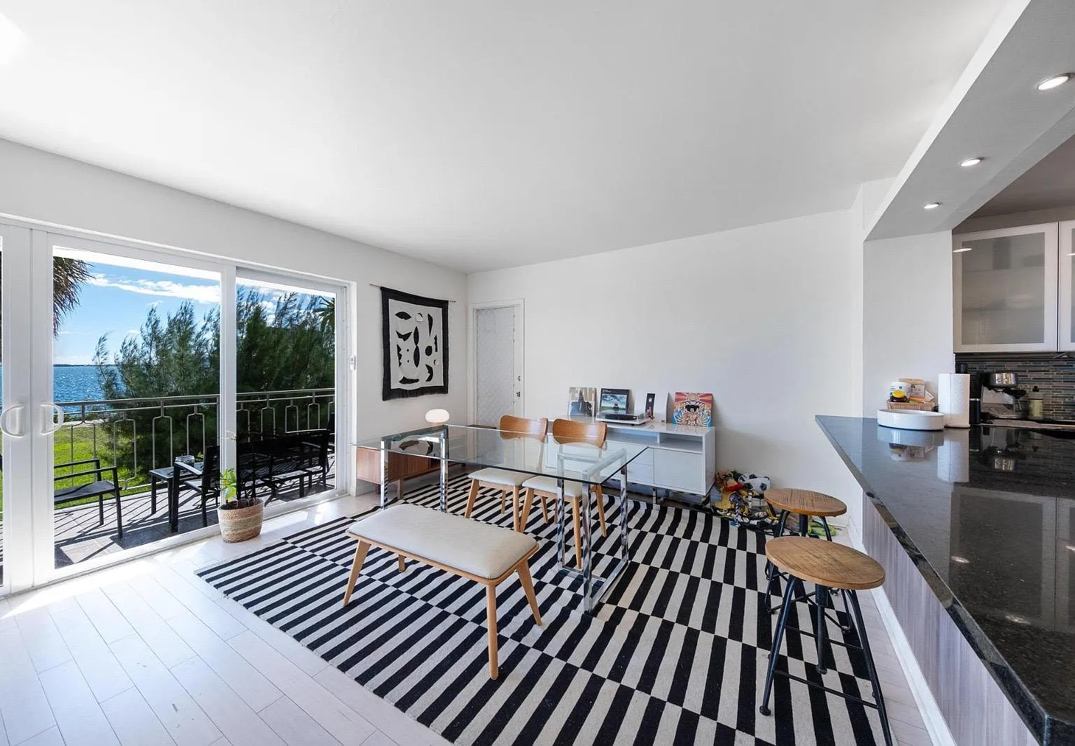 1 bed, 1000 sqft, $2,500 — Photo 4