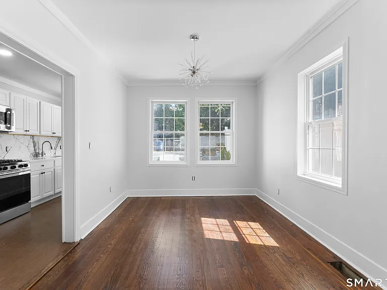 366 Remington St — Photo 3
