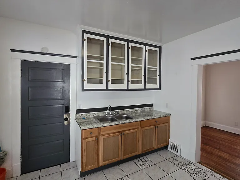 2431 W 5th St #SF — Photo 7