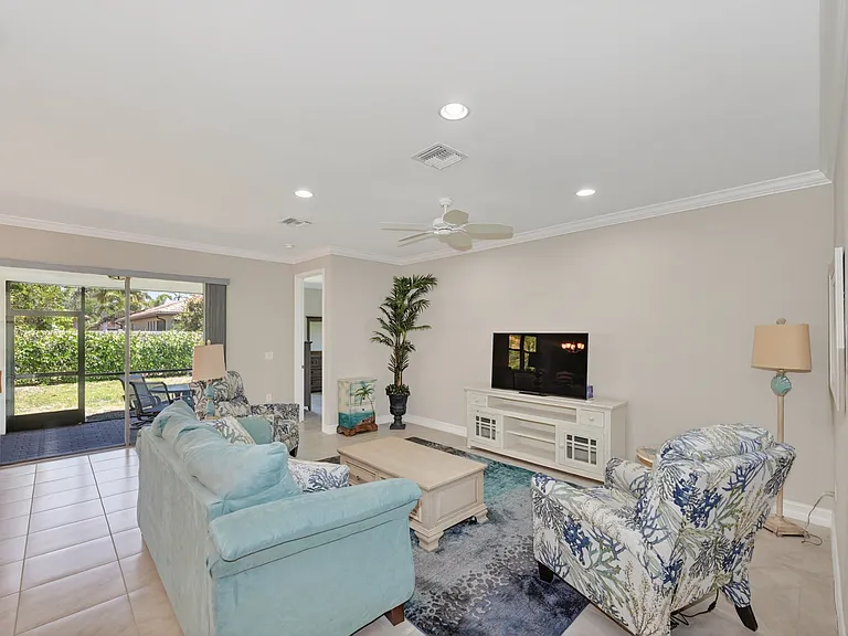 156 Ventosa Pl — Photo 11