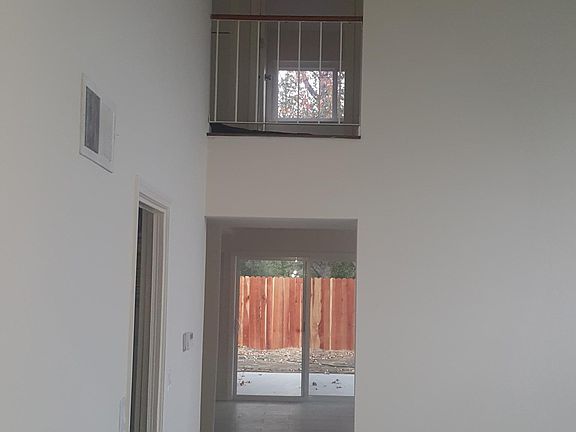 2nd image of 416 San Vincente Cir