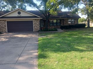 6319 N Hill Ln, Fort Worth, TX 76135