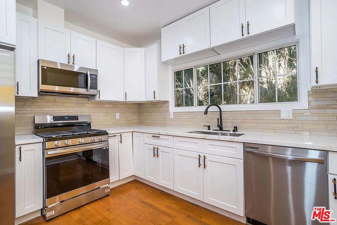 3 bed, 3.5 bath, $10,500 — Photo 4
