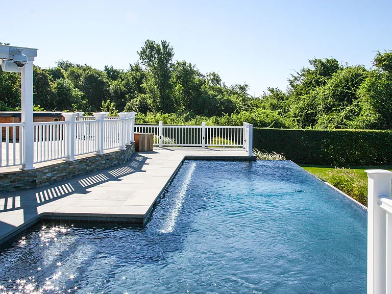 335 E Lake Dr — Photo 25