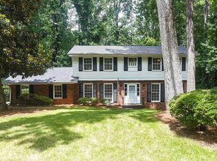1490 Rochelle Dr, Dunwoody, GA 30338