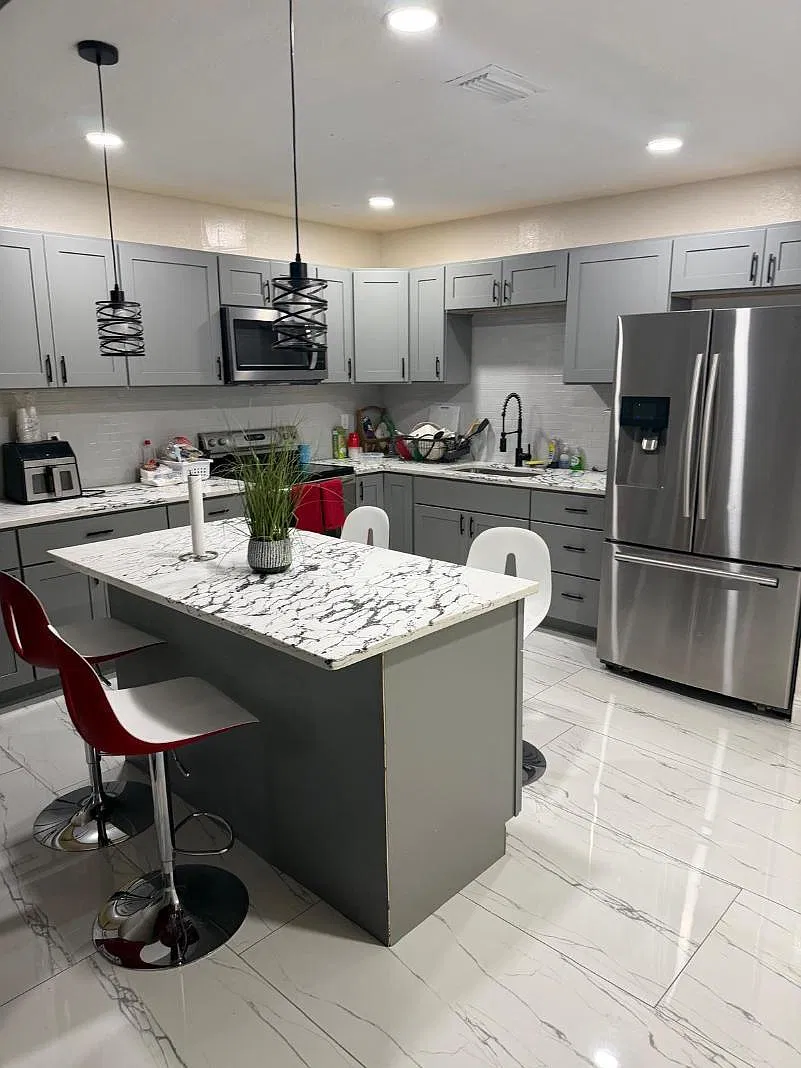 4 bed, 2.0 bath, 2420 sqft, $3,750 — Photo 2