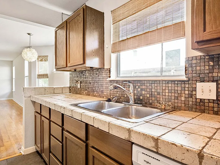 1502 Garden St — Photo 11
