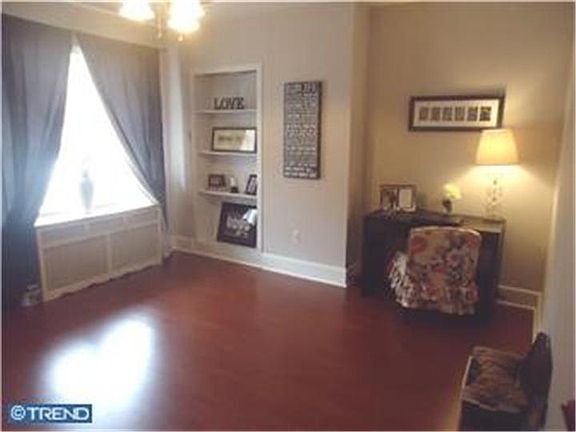 5th image of 2743 Ash St