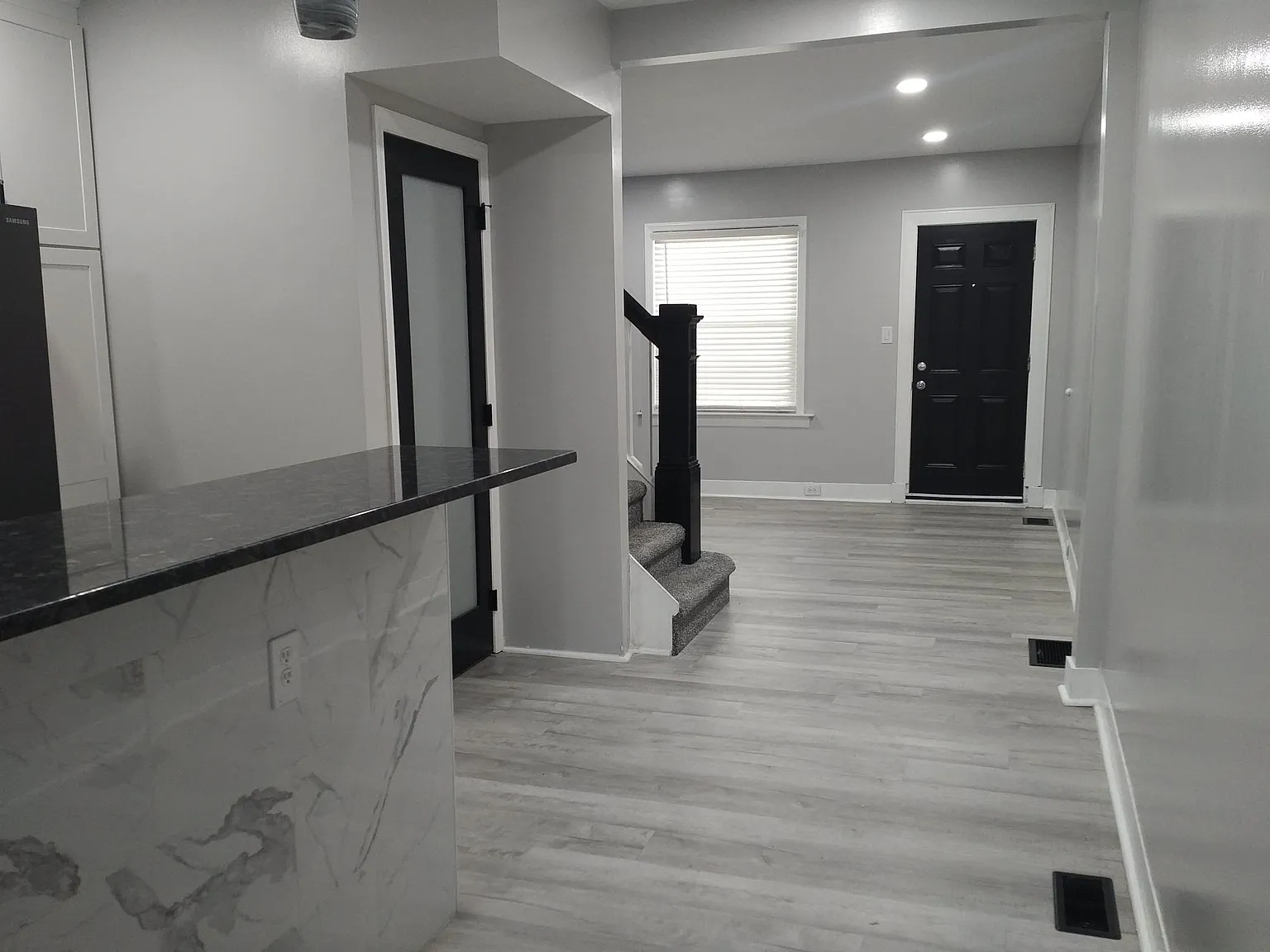 2 bed, 1.5 bath, 912 sqft, $1,600 — Photo 4