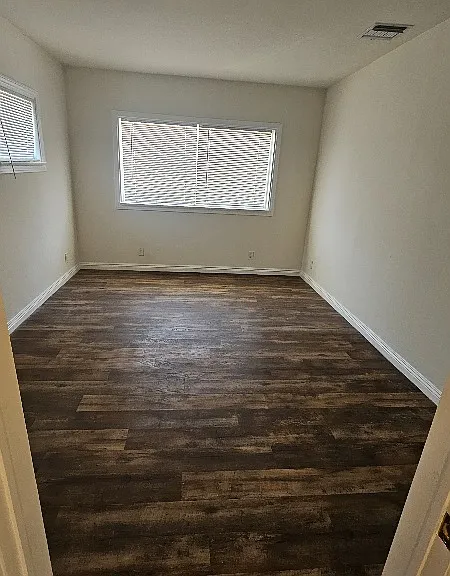 2640 Roseview Ave — Photo 10